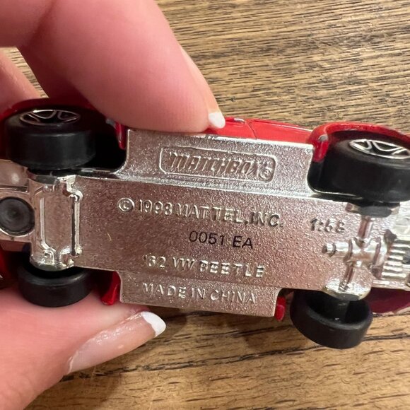 1998 Matchbox Red '62 VW Beetle Die-Cast Toy Car Black Roof & Silver Detailing - Picture 5 of 5